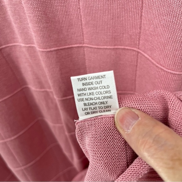 Paul Fredrick Mens 100% Silk Sweater Vest Size XXL Square Design Golf Casual - Picture 6 of 9